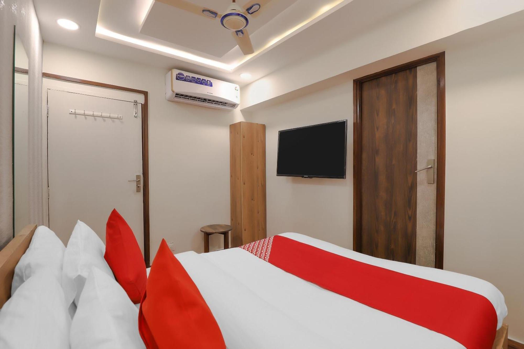 Oyo Hotel Shree Niwas Ahmedabad Eksteriør bilde