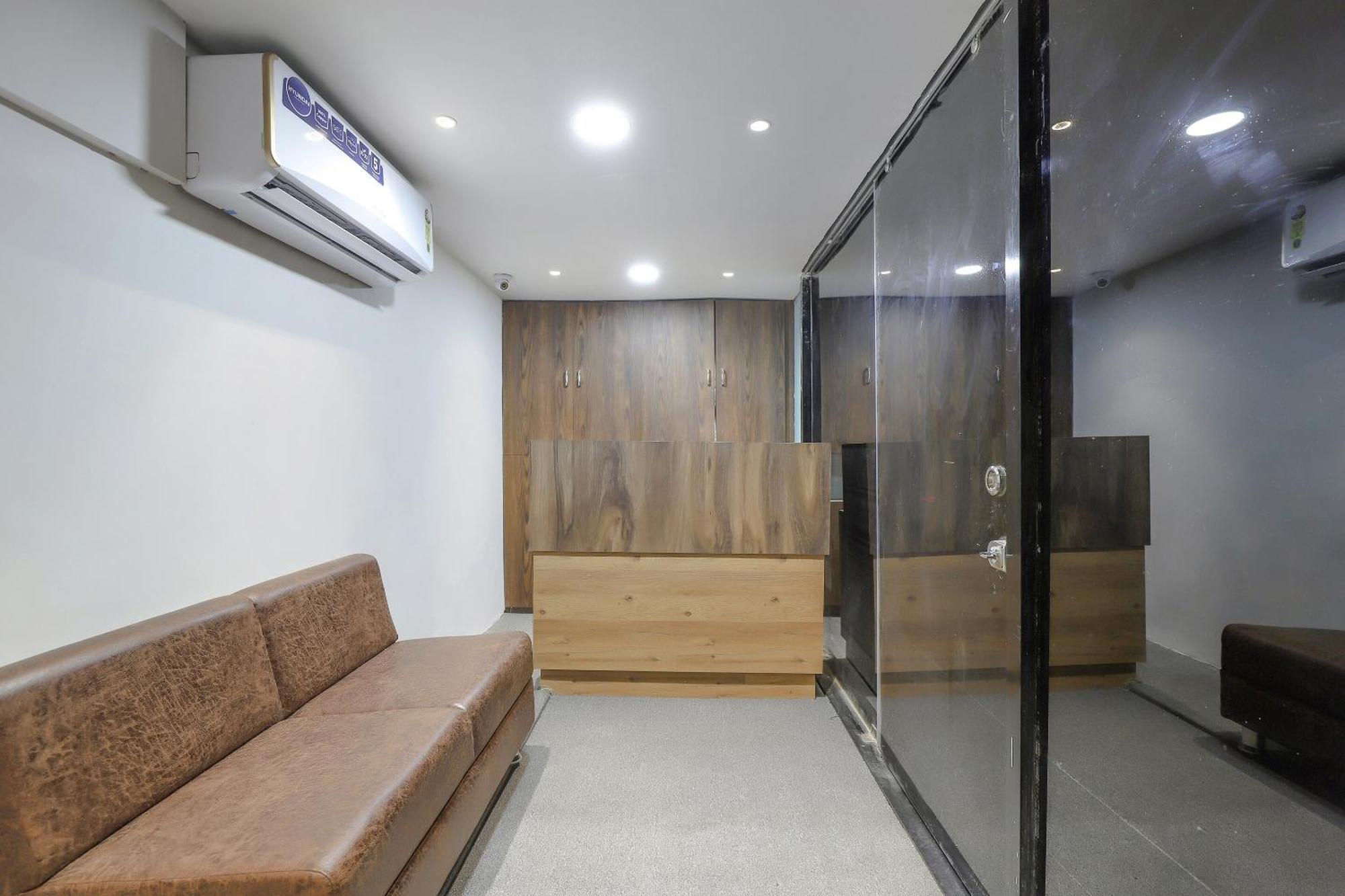 Oyo Hotel Shree Niwas Ahmedabad Eksteriør bilde