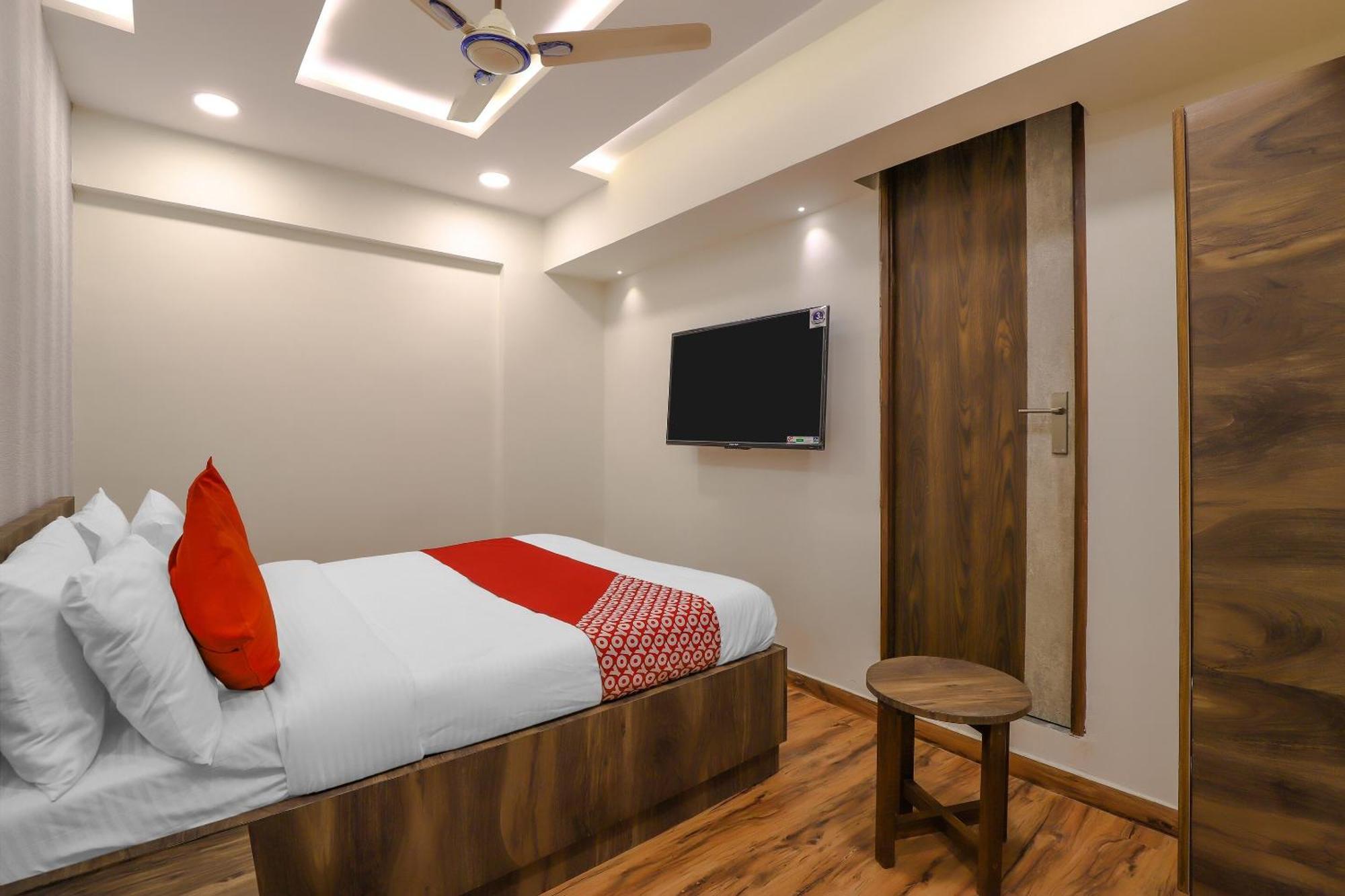 Oyo Hotel Shree Niwas Ahmedabad Eksteriør bilde