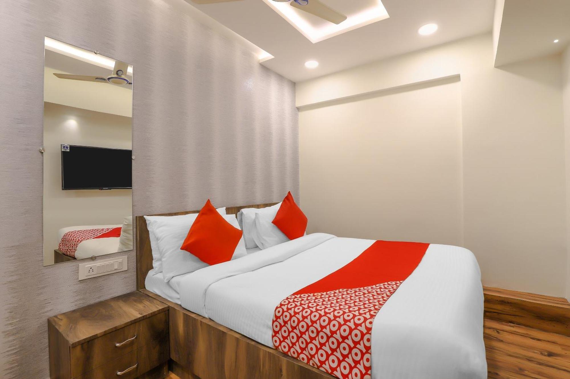 Oyo Hotel Shree Niwas Ahmedabad Eksteriør bilde